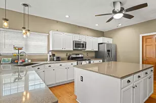 1393 Chadbourne Dr, Lake Summerset, IL 61019 - Photo 9