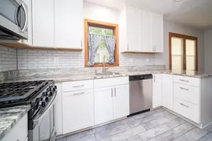 719 Lawn Dr, Loves Park, IL 61111 - Photo 9