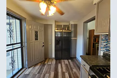 1911 Loomis Street, Rockford, IL 61102 - Photo 3