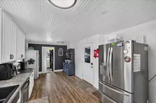 879 E Inman Pkwy, Beloit, IL 53511 - Photo 11