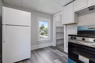135 S 8th St, South Beloit, IL 61080 - Photo 15