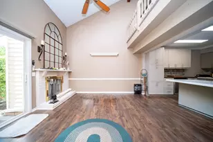 836 Golf Course Rd, Crystal Lake, IL 60014 - Photo 9