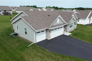 3687 Cardinal Dr, Beloit, WI 53511 - Photo 3