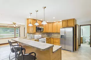 2014 N Meridian Rd, Rockford, IL 61101 - Photo 7