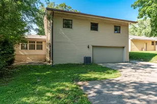 5537 Guilford Rd, Rockford, IL 61107 - Photo 7
