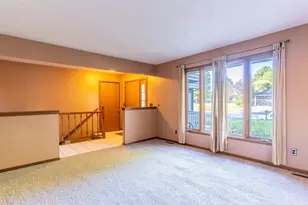 4584 Hampstead Pl, Loves Park, IL 61111 - Photo 5