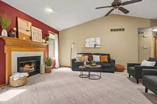 803 Babich Ln, Winnebago, IL 61088 - Photo 9