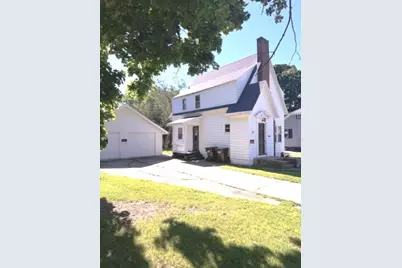 811 S Burchard Avenue, Freeport, IL 61032 - Photo 1