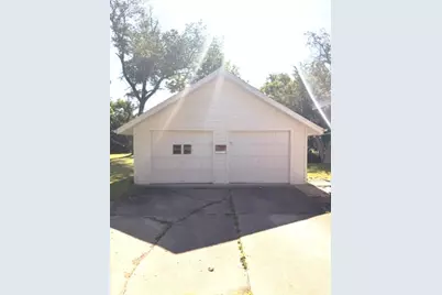 811 S Burchard Avenue, Freeport, IL 61032 - Photo 5