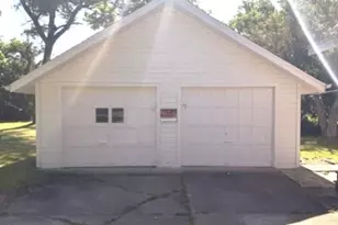 811 S Burchard Ave, Freeport, IL 61032 - Photo 5