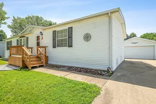 5409 Ebonywood Ln, Roscoe, IL 61073 - Photo 3