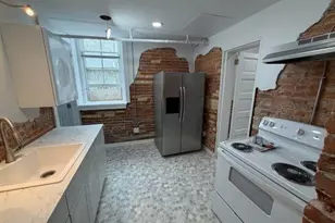 129 N 2nd St, Rockford, IL 61107 - Photo 5