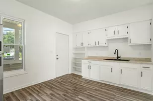 2104 S 4th St, Rockford, IL 61104 - Photo 7