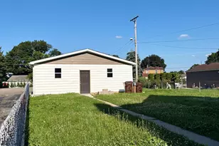 1420 Magnolia St, Rockford, IL 61104 - Photo 7