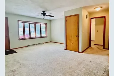 422 E 8th Street, Belvidere, IL 61008 - Photo 7
