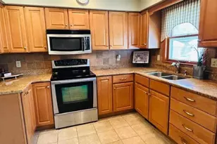 422 E 8th St, Belvidere, IL 61008 - Photo 11