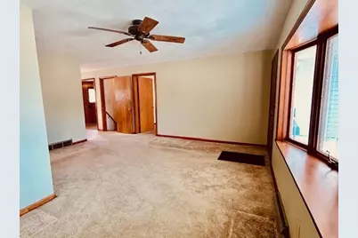422 E 8th Street, Belvidere, IL 61008 - Photo 9