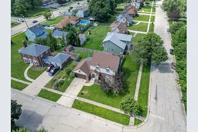 1300 Wolff Aven Avenue, Elgin, IL 60123 - Photo 5