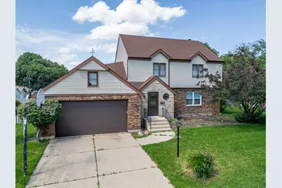 1300 Wolff Aven Avenue, Elgin, IL 60123 - Photo 1