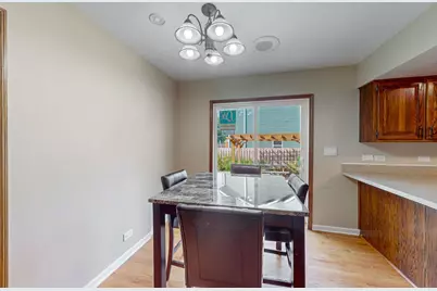 1300 Wolff Aven Avenue, Elgin, IL 60123 - Photo 33