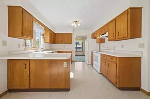 5939 Chestnut St, Roscoe, IL 61073 - Photo 7