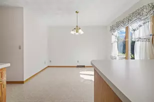 5939 Chestnut St, Roscoe, IL 61073 - Photo 11