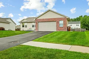 6382 Edgewood Rd, Machesney Park, IL 61115 - Photo 3