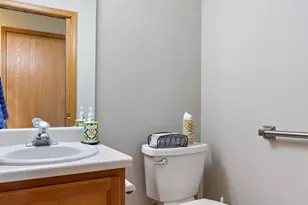 2266 Edge Rock Rd, Rockton, IL 61072 - Photo 11