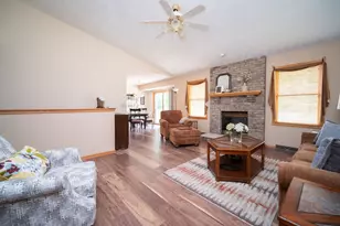 15328 Wedgewood Dr, South Beloit, IL 61080 - Photo 5