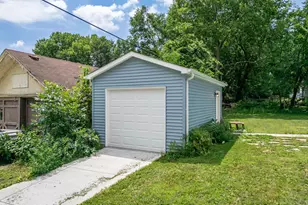 618 Napoleon St, Rockford, IL 61103 - Photo 3
