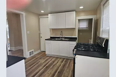 444 Forest Avenue, Rockford, IL 61101 - Photo 9