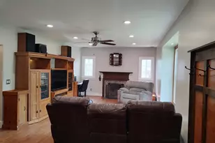 915 Julien St, Belvidere, IL 61008 - Photo 11