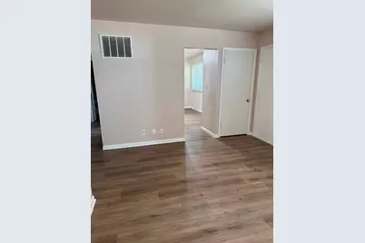 310 N Stewart Drive, Freeport, IL 61032 - Photo 9