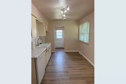 310 N Stewart Drive, Freeport, IL 61032 - Photo 21