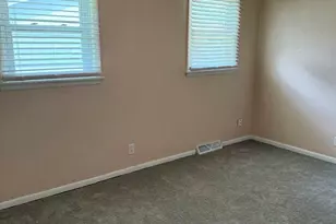 310 N Stewart Dr, Freeport, IL 61032 - Photo 15