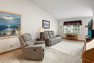 562 Pine Meadow Dr, Dixon, IL 61021 - Photo 5