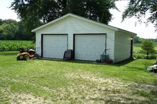10006 Spring Rd, Garden Prairie, IL 61038 - Photo 7