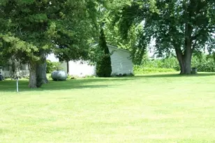 10006 Spring Rd, Garden Prairie, IL 61038 - Photo 5