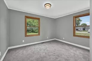 802 Darwin Dr, Machesney Park, IL 61115 - Photo 9