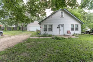 814 Brooke Ave, Rockford, IL 61109 - Photo 3