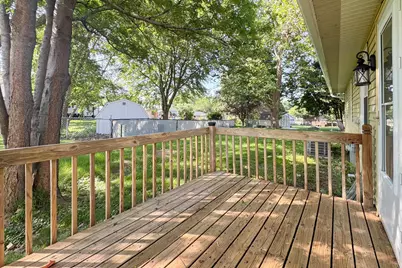708 Mission Court, Freeport, IL 61032 - Photo 25