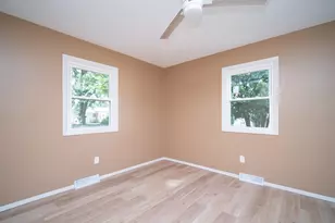 708 Mission Ct, Freeport, IL 61032 - Photo 21