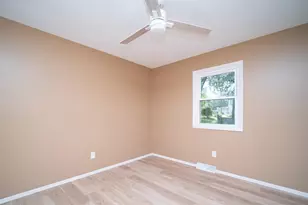 708 Mission Ct, Freeport, IL 61032 - Photo 19