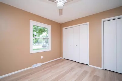 708 Mission Court, Freeport, IL 61032 - Photo 23