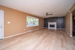 708 Mission Ct, Freeport, IL 61032 - Photo 15