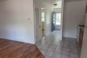 927-929 Halsted Rd, Rockford, IL 61103 - Photo 9