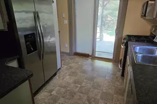 534 St Louis Ave, Rockford, IL 61104 - Photo 5