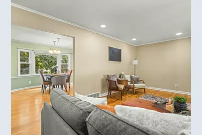 110 S Calvin Park Boulevard, Rockford, IL 61108 - Photo 11