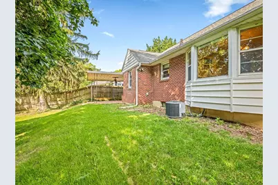 110 S Calvin Park Boulevard, Rockford, IL 61108 - Photo 33