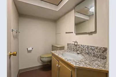 110 S Calvin Park Boulevard, Rockford, IL 61108 - Photo 27